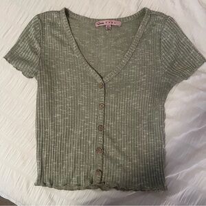 Green button up short sleeve top